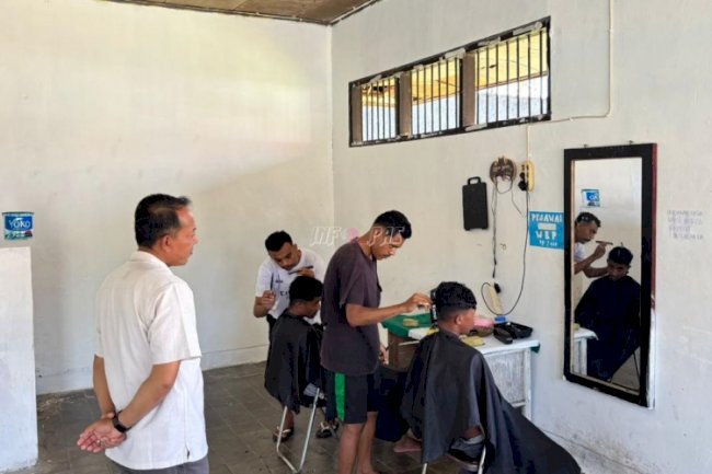Atambua Asah Kemandirian Warga Binaan lewat Keterampilan Barbershop