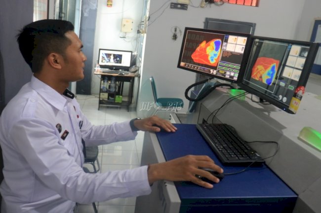 Maksimalkan Keamanan, Pemeriksaan Barang Kunjungan Lapas Pemuda Madiun Wajib lewat X-Ray