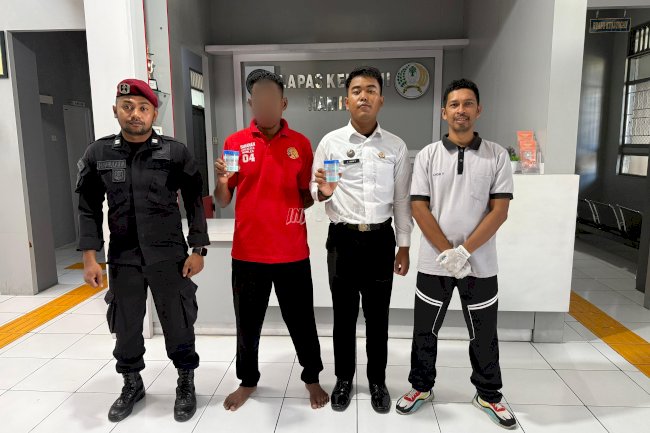 Jalani Tes Urine, Petugas dan Warga Binaan Lapas Namlea Bersih Narkoba