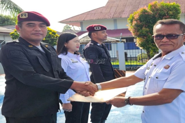 Dedikasi Berbuah Apresiasi, Lapas Ambon Berikan Piagam Penghargaan Petugas Teladan