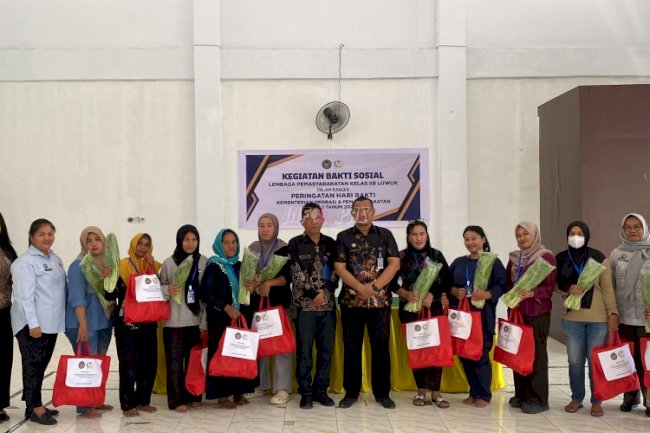 Semarakkan Hari Bakti Kemenimipas, Lapas Luwuk Gelar Pengecekan Kesehatan Gratis dan Serahkan Bansos