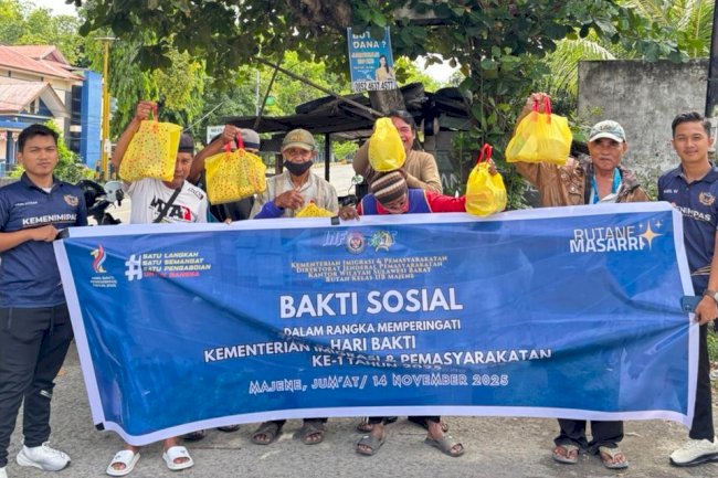 Peringati Hari Bakti Kemenimipas, Rutan Majene Bagikan Paket Makanan dan Sembako