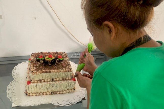 Lapas Perempuan Palu Latih Warga Binaan Membuat dan Menghias Kue