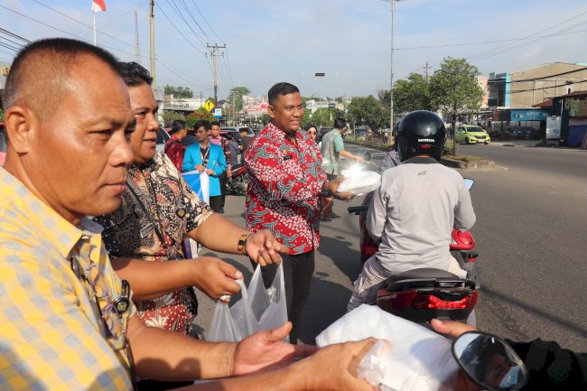 Lapas Jambi Gelar Kegiatan Jumat Berkah, Bagikan Makanan untuk Masyarakat