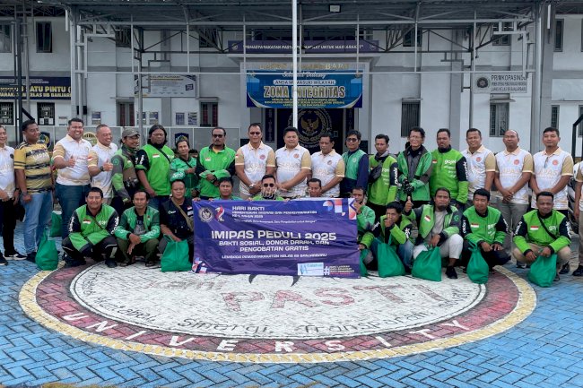 Peringati Hari Bakti Kemenimipas, Lapas Banjarbaru Bagikan Sembako kepada Ojek Online