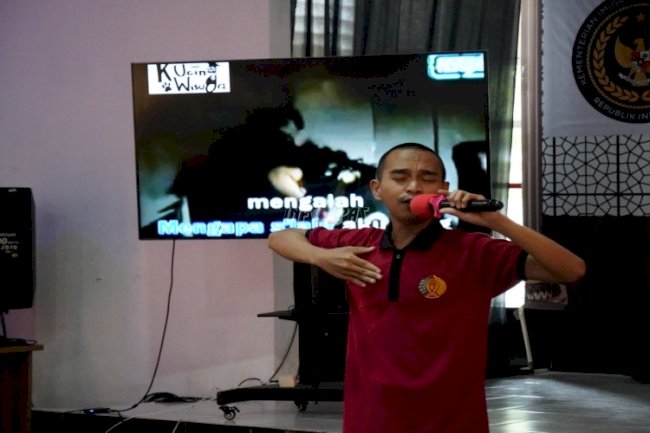 Suara Merdu di Balik Jeruji, Lomba Karaoke Warnai Hari Bakti Kemenimipas