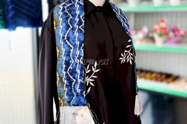 Asah Kreativitas, Warga Binaan Lapas Perempuan Martapura Produksi Syal Sasirangan