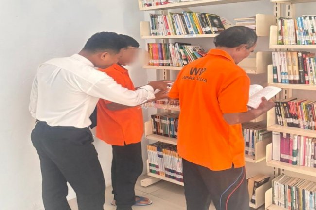 Penuhi Hak Warga Binaan, Lapas Saparua Beri Akses Literasi Perpustakaan