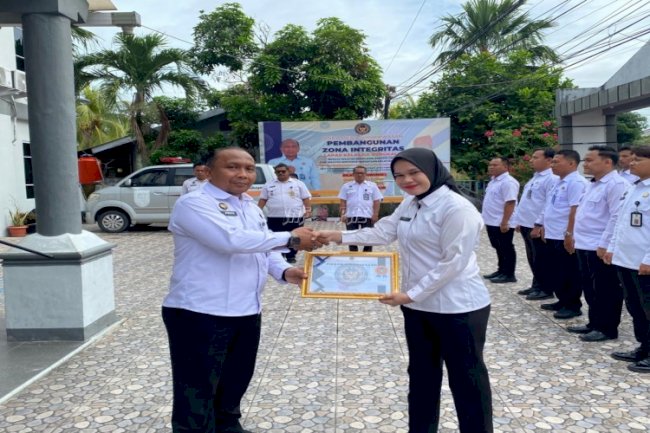 Ketelitian Berbuah Prestasi, Petugas Lapas Bengkalis Raih Penghargaan Gagalkan Penyelundupan HP