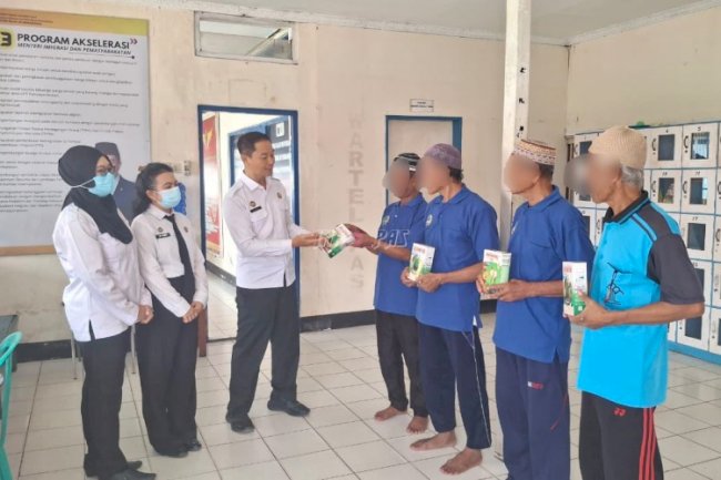 Rutan Marabahan Prioritaskan Kesehatan Lansia dengan Pemberian Extra Fooding
