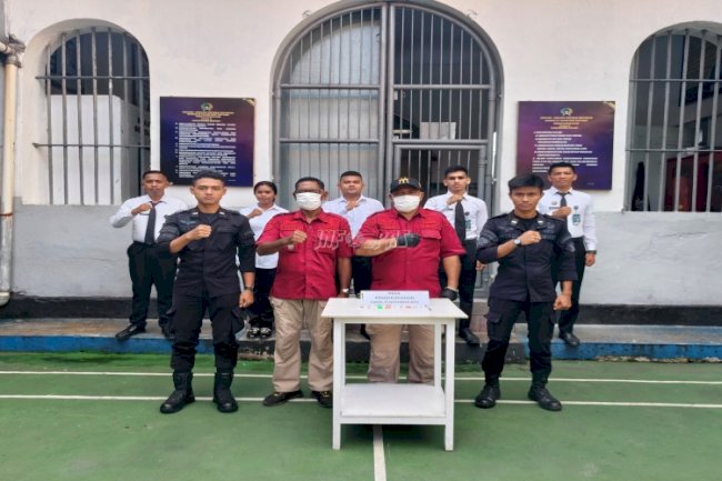 Tingkatkan Disiplin Warga Binaan, Lapas Bandanaira Razia Kamar Hunian