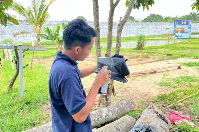 Bekal Kemandirian, Warga Binaan Lapas Dharmasraya Tekuni Wrapping dan Pengecatan Motor