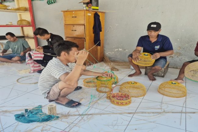 Warga Binaan Rutan Majene Makin Kreatif Hasilkan Beragam Kerajinan UMKM