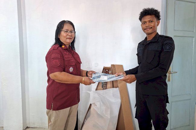 Terima Pengadaan Gitar dan Cajon, Lapas Saparua Siap Perkuat Program Pembinaan