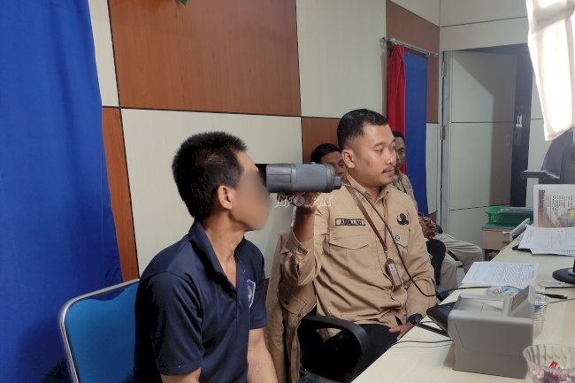 Lapas Kotabaru Fasilitasi Perekaman e-KTP bagi Warga Binaan di Dinas Dukcapil Kotabaru