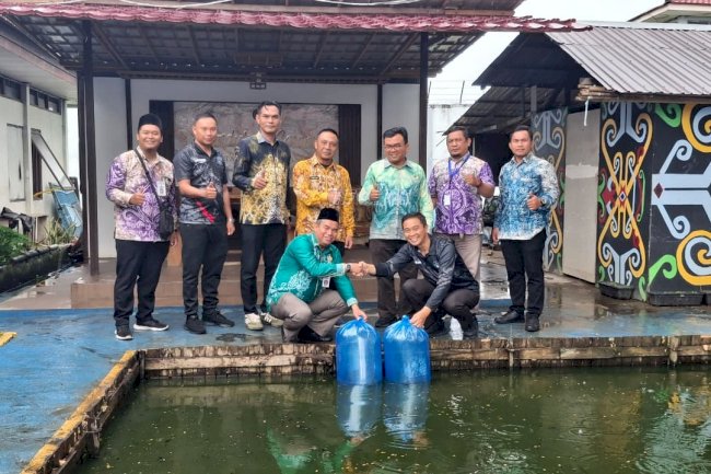 Siap Kembangkan Budidaya Ikan, Rutan Marabahan Terima 1.000 Bibit dari DKPP Barito Kuala