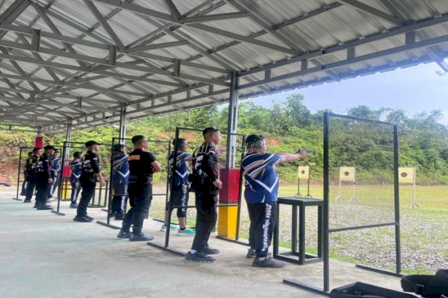 Targetkan Kekompakan dan Disiplin, Bapas Tanjungpandan Gembleng Petugas di Satbrimob Polda Kep. Babel