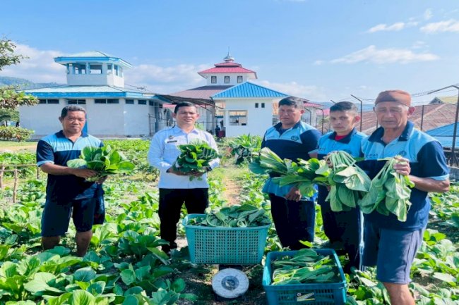 Dalam Sebulan, Lapas Luwuk Panen Lebih dari Setengah Ton Sayuran