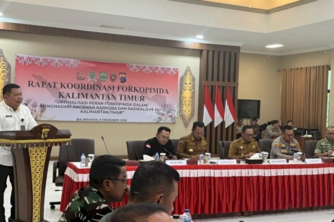 Kakanwil Ditjenpas Kaltim Paparkan Pembinaan di Lingkungan Pemasyarakatan pada Rakor Forkopimda Kaltim Tahun 2025