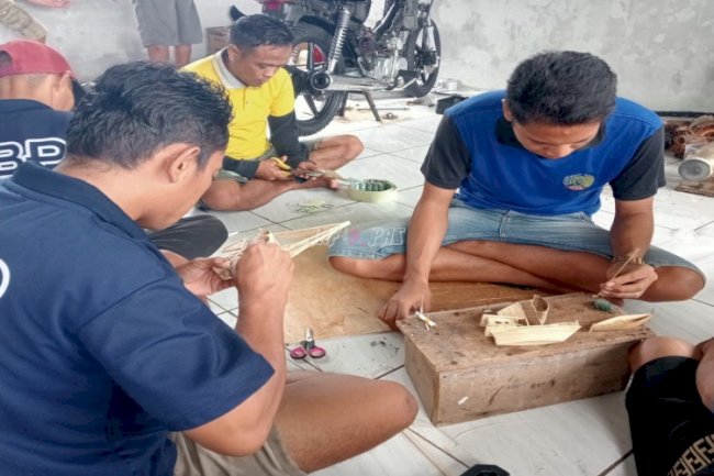Asah Kreativitas, Warga Binaan Lapas Narkotika Karang Intan Produksi Miniatur Kapal dan Rumah Adat
