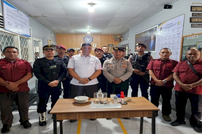 Langkah Preventif Akhir Tahun, Lapas Tual Gandeng Polres Malra Geledah Kamar Hunian