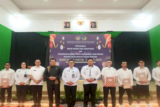Dua Pimti Pratama Ditjenpas Berikan RK Khusus Natal bagi Narapidana di Lapas Kerobokan