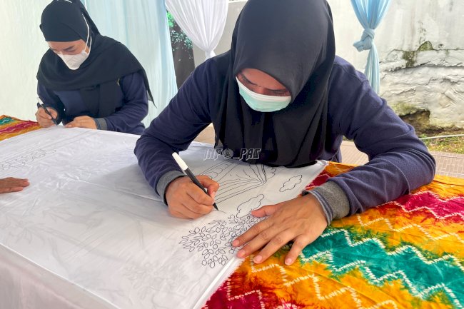 Lapas Perempuan Martapura Kantongi Hak Merek Sasirangan, Warga Binaan Kian Mandiri Berkarya