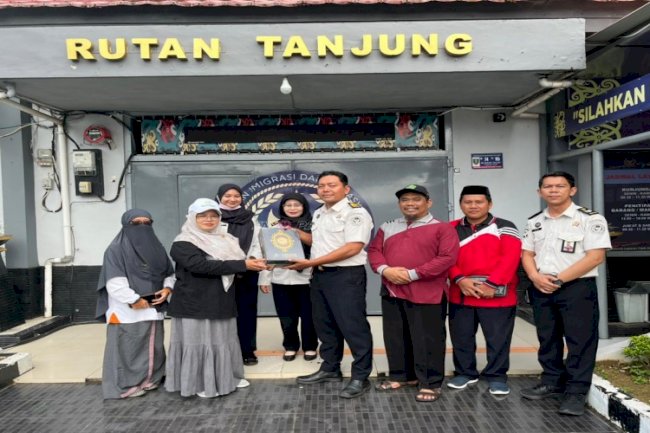 Rutan Tanjung Terima Al-Qur’an Terjemahan Bahasa Banjar dari Kemenag Kab. Tabalong