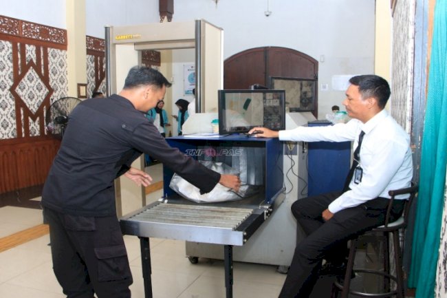 Lapas Kelas I Madiun Perketat Pemeriksaan Barang Bawaan Pengunjung melalui X-Ray