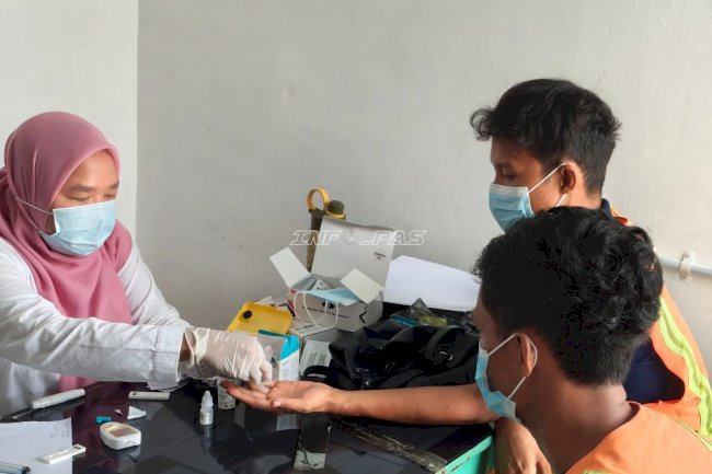 Skrining Kesehatan Lanjutan, Tujuh Warga Binaan Lapas Labuhan Bilik Ikuti Pemeriksaan HIV dan Sifilis