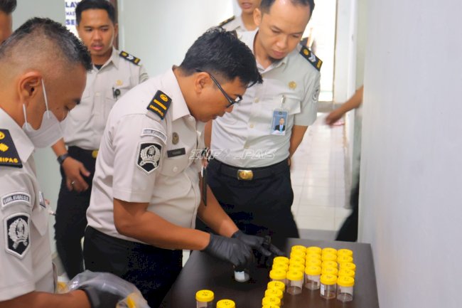 Tes Urine, Kanwil Ditjenpas Kalsel Pastikan Seluruh Jajaran Bersih Narkoba 