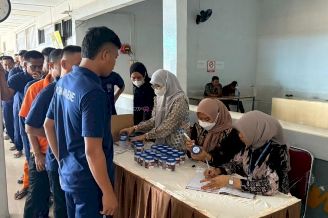 Deteksi Dini dan Tingkatkan Kepatuhan Internal, Rutan Majene Tes Urine Petugas dan Warga Binaan 