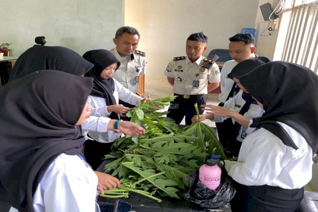 Lapas Takalar Beri Ruang Peserta Magang Maksimalkan Perikanan lewat Pembuatan Pakan Cair