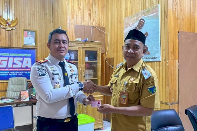 Pastikan Hak Sipil Anak Binaan, LPKA Muara Bulian Terima KIA dari Dinas Kependudukan dan Pencatatan Sipil Kab. Batang Hari