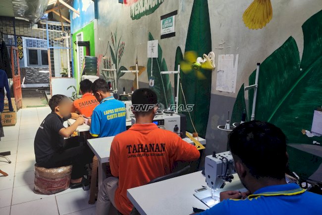 Asah Keterampilan Kerja, Lapas Kotabaru Latih Warga Binaan Menjahit