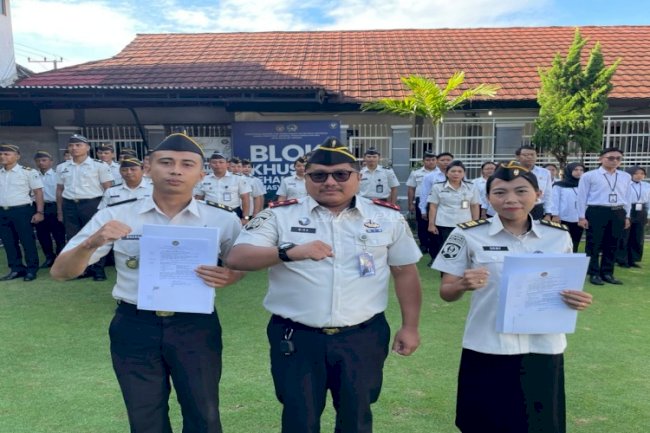 Pengabdian Berbuah Apresiasi, Dua Petugas Lapas Tabanan Naik Pangkat