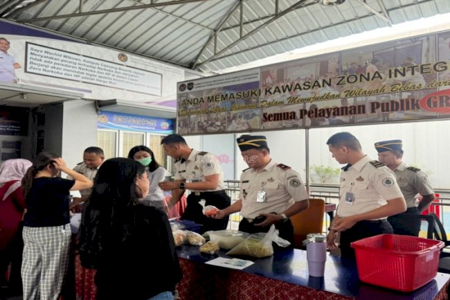 Perkuat Kualitas Layanan, Kalapas Cipinang Tinjau Langsung Layanan Kunjungan