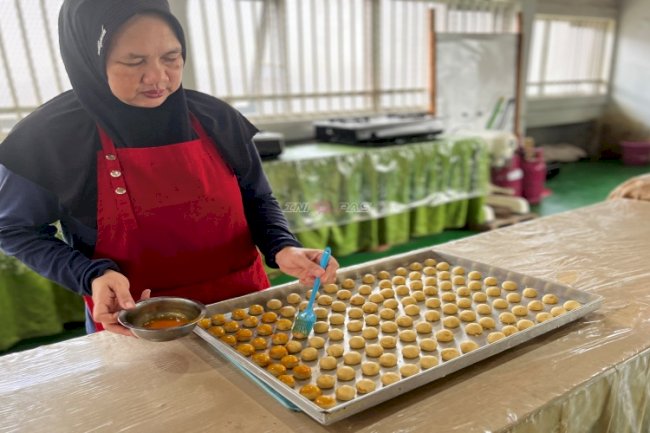 Sambut Ramadan dan Lebaran, Warga Binaan Lapas Perempuan Martapura Mulai Produksi Nastar 