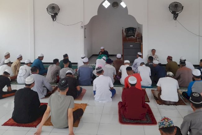 Tausiah Guru Anas Ajak Warga Binaan Rutan Pelaihari Tata Diri Jadi Lebih Baik