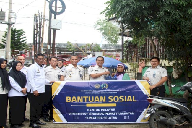 Dukung 15 Program Aksi Kemenimipas, Kanwil Ditjenpas Sumsel Salurkan Bantuan Sosial