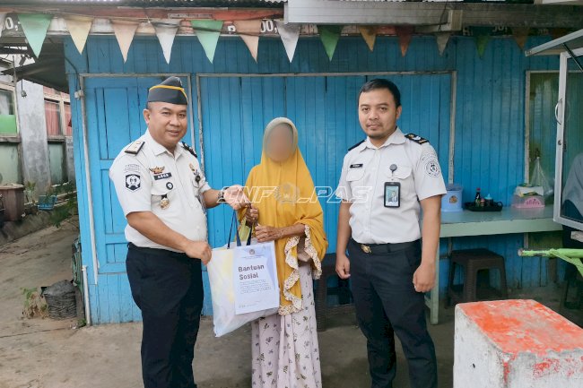 Door to Door, Lapas Kotabaru Salurkan Bantuan Sosial bagi Warga Sekitar