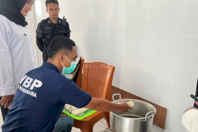 Lapas Bandanaira Kembangkan Keterampilan Warga Binaan lewat Produksi Kerupuk Ikan‎