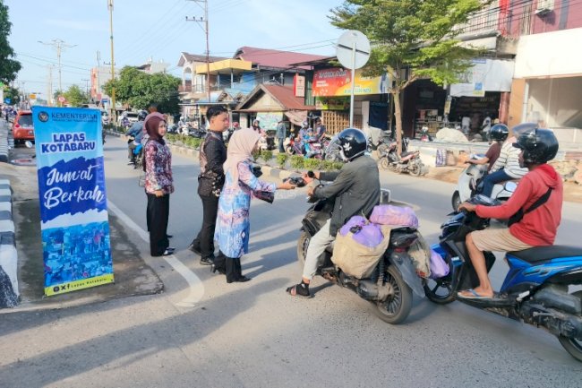 Sepanjang Januari 2026, Lapas Kotabaru Salurkan 80 Paket Makanan lewat Program Jumat Berkah