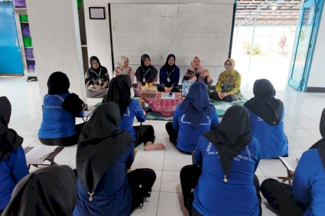 Peduli Pendidikan Warga Binaan, Lapas Perempuan Martapura Gelar Pembelajaran Paket B dan C