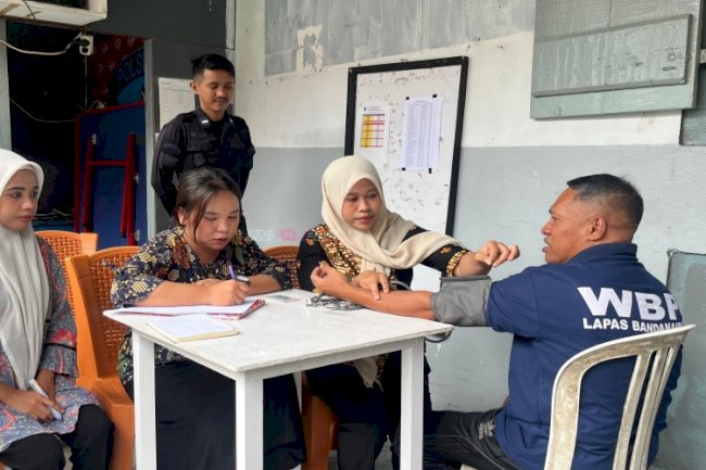 Lapas Bandanaira Layani Kesehatan Warga Binaan Langsung di Blok Hunian