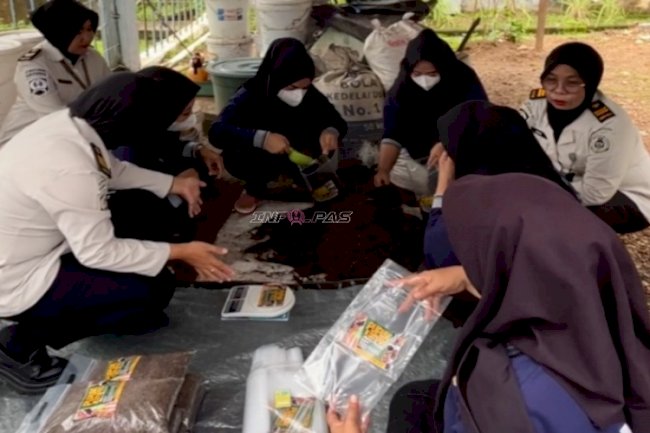 Lapas Perempuan Martapura Sukses Olah Sampah Jadi Pupuk Padat dan Cair