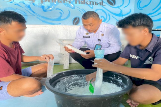 Dorong UMKM Warga Binaan, Produksi Keripik Tempe Lapas Banjarmasin Terus Digenjot