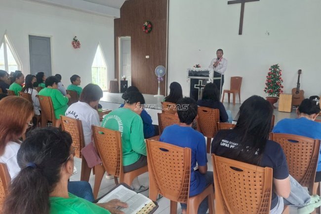 Gandeng Kemenag Sigi, Lapas Perempuan Palu Fasilitasi Ibadah Rutin Warga Binaan Kristen