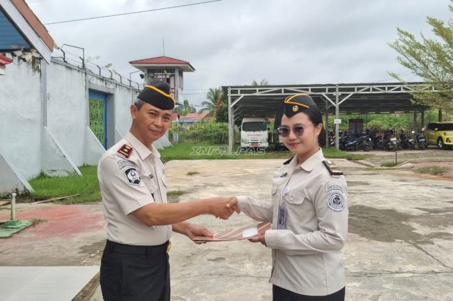 Penguatan SDM Pemasyarakatan, Rutan Marabahan Serahkan SK Kenaikan Pangkat Pegawai