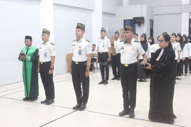 Kakanwil Ditjenpas Maluku Lantik PNS Baru Perkuat Layanan Pemasyarakatan